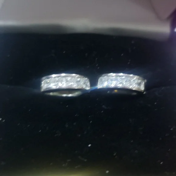 Earings - Picture 3 of 6